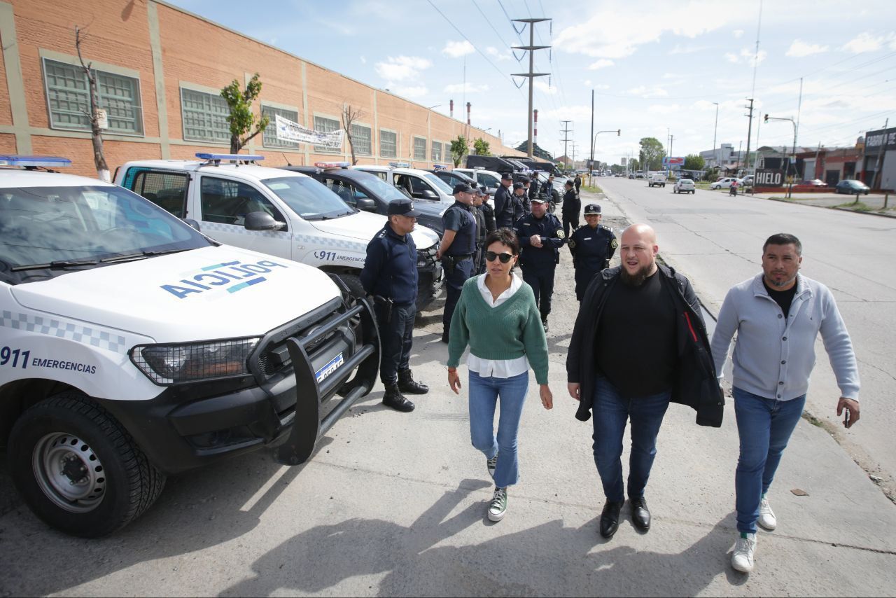 Mayra inauguró un nuevo destacamento policial en Quilmes Oeste