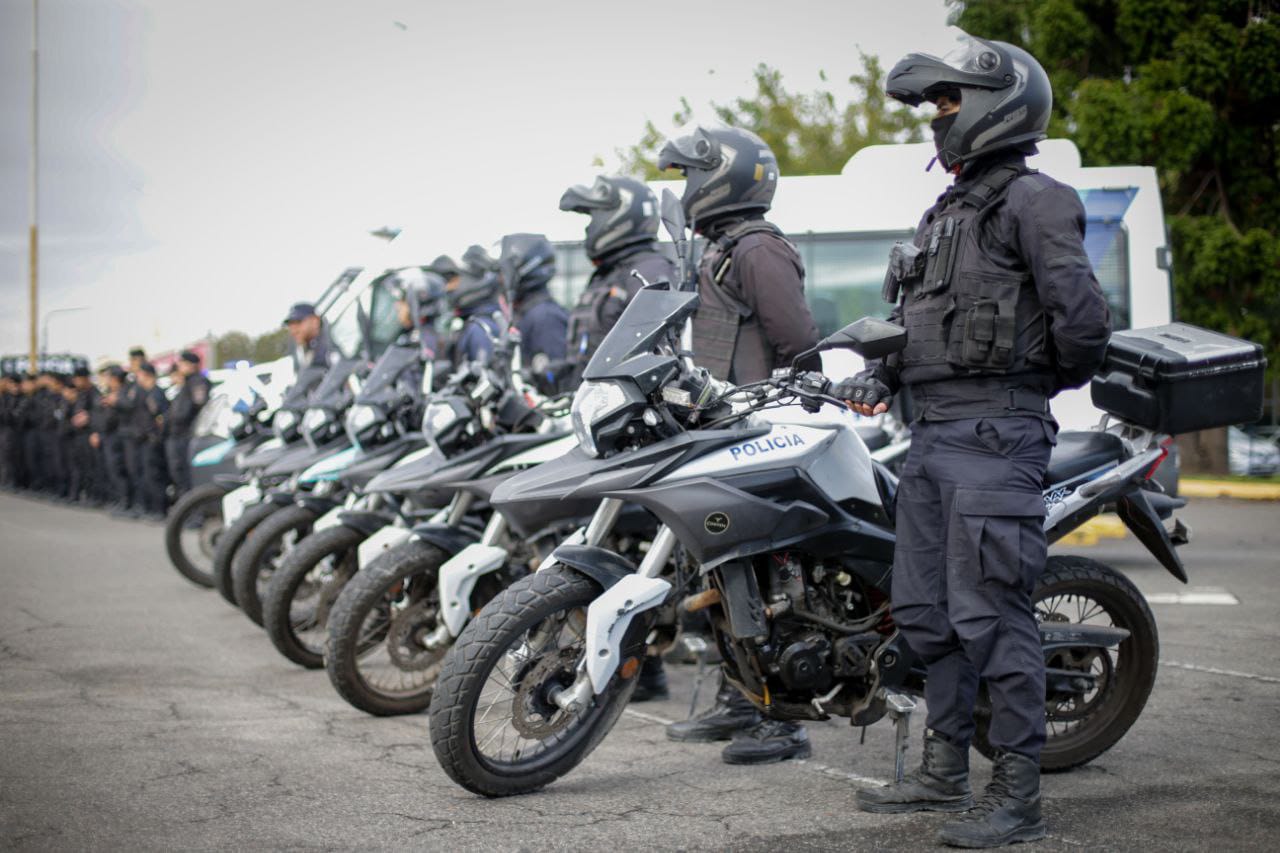 Megaoperativo conjunto de seguridad de las fuerzas especiales UTOI y el municipio en Quilmes Oeste