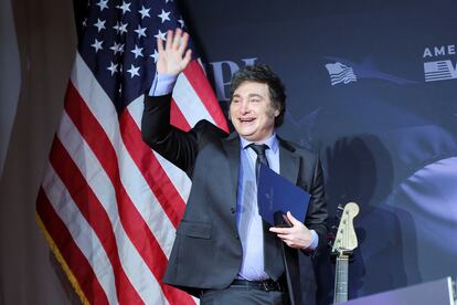 Sometidos extra large: EE UU deportó a cerca de 300 argentinos por delitos migratorios y Milei no protestará como lo hicieron Lula y Maduro