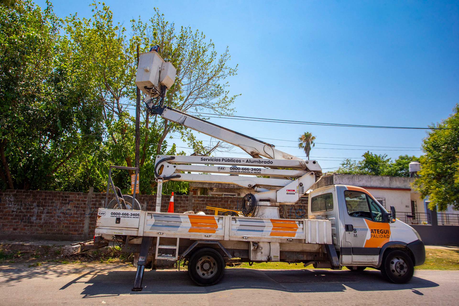 Continúa el recambio de luminarias en Berazategui