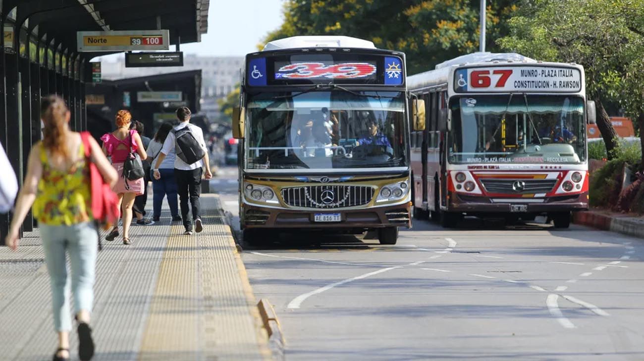 Los colectivos podrían parar en las próximas horas en el AMBA