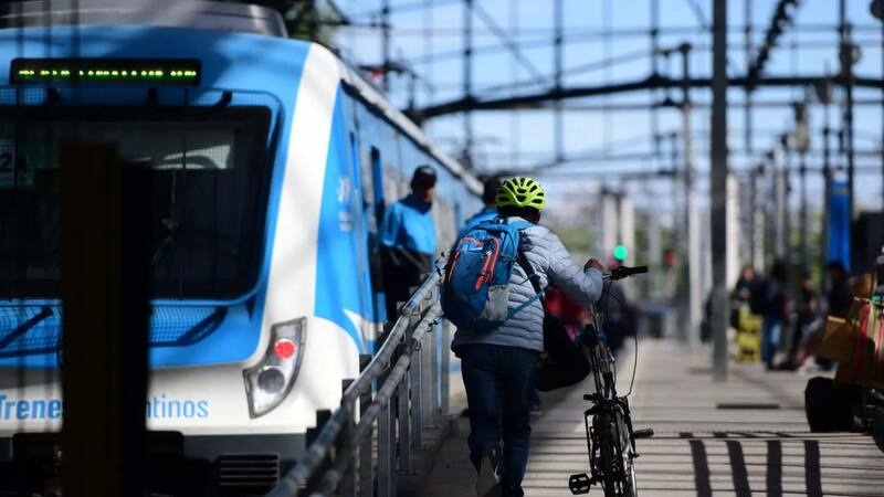 El transporte al borde del colapso: advierten que solo habrá un tren por hora en el AMBA por el ajuste de Milei