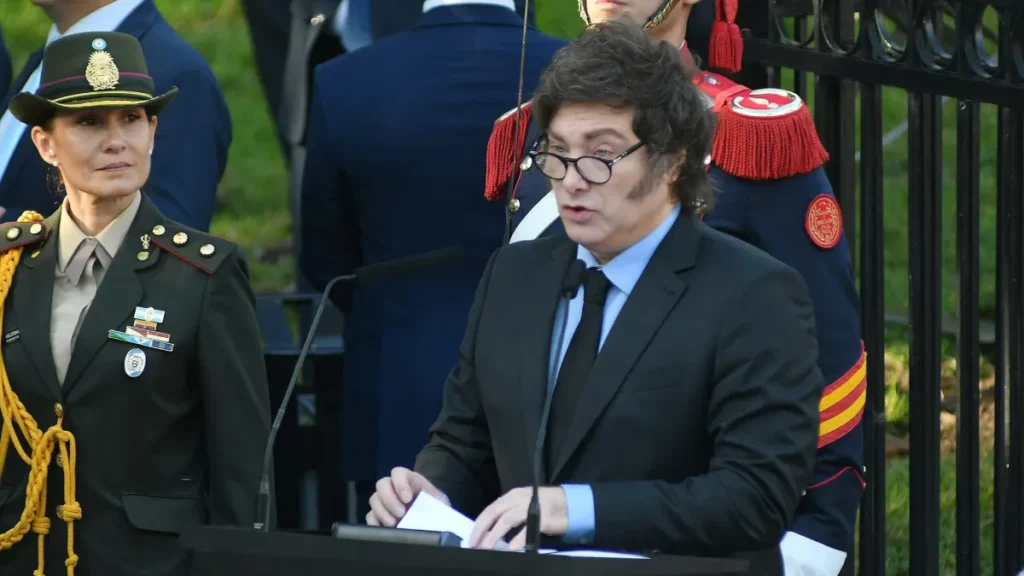 Entre el ajuste y las privatizaciones, Milei dio un discurso de compromiso forzado por Malvinas