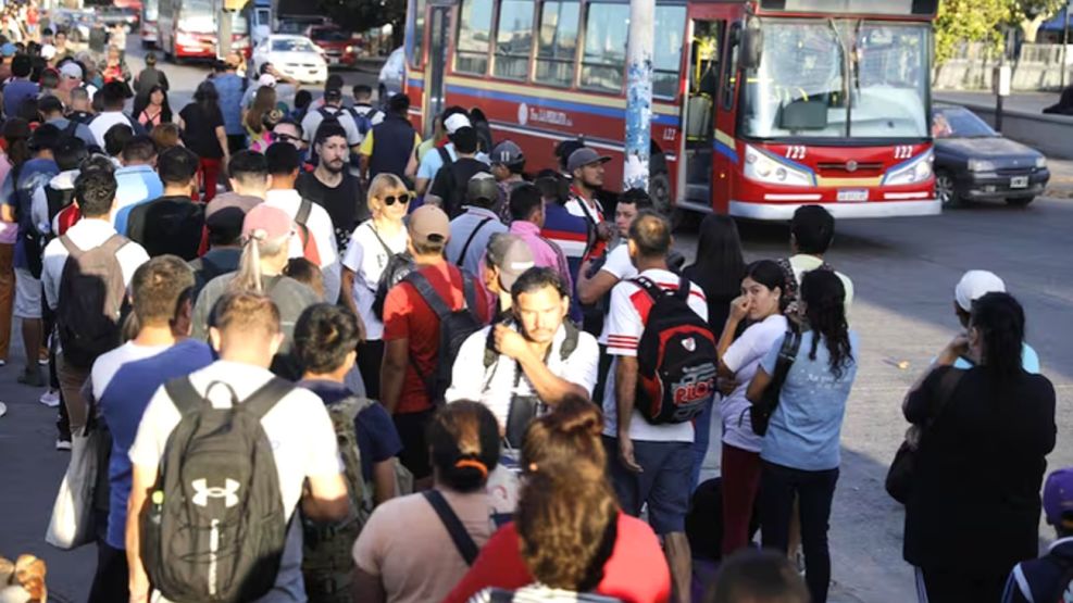  El plan del Gobierno para recortar líneas y dejar al Conurbano con menos colectivos