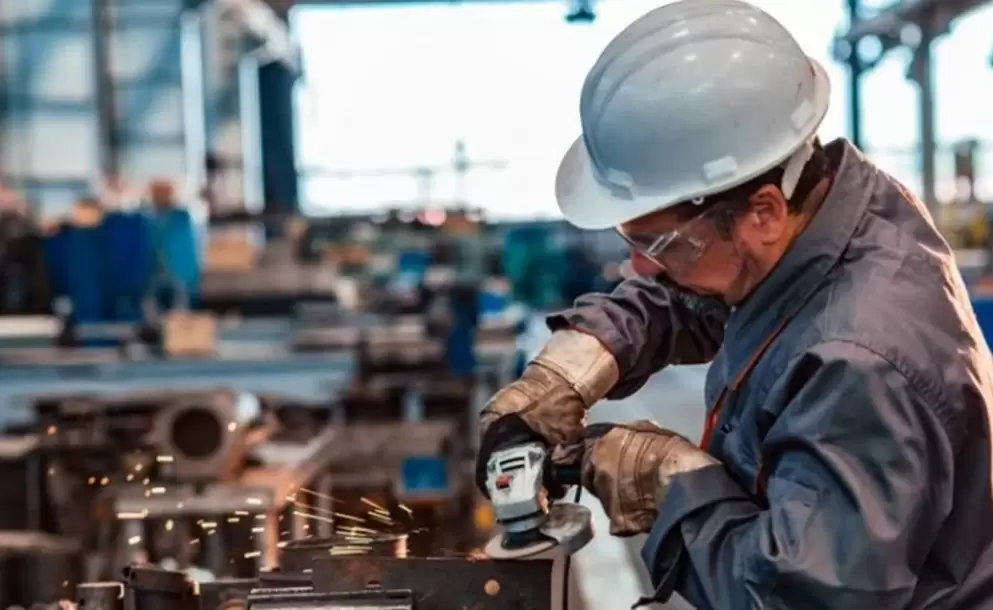Crisis industrial: se desploma la producción y el 60% de las máquinas están apagadas