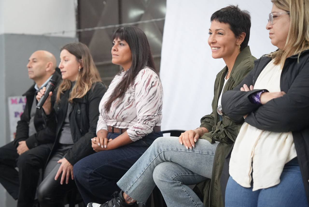 Mayra y Eva Mieri encabezaron en Ezpeleta el lanzamiuento del programa de Salud Escolar 2026