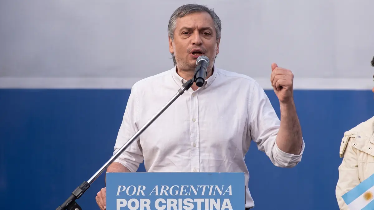 Banderazo por CFK en Parque Lezama: Máximo picante apuntó a la interna y hubo movilización a San José