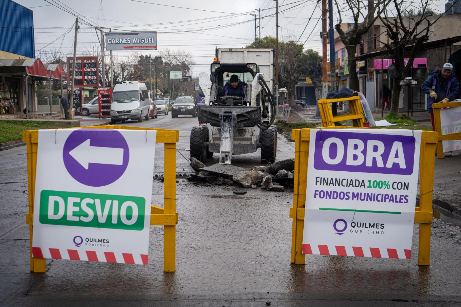 El municipio quilmeño intensifica el plan de bacheo de hormigón en distintos barrios del distrito