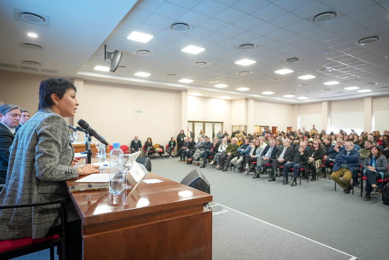 Cuenca San Francisco-Las Piedras: Mayra en la UNLAM en el encuentro de “BiodiverCiudades: el desafío hídrico”