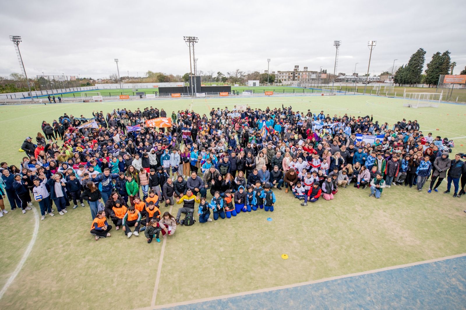 Carlos Balor acompañó a estudiantes en las finales de los JEBOS