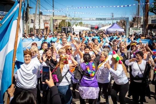 Quilmes: El barrio La Paz cumple 75 años y lo celebrará con  desfiles, ferias y el cierre con la Orquesta Kaluqueña
