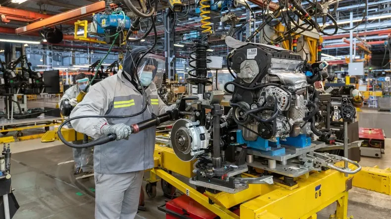 Descalabro productivo: la industria se desploma un 5% mensual y el ajuste libertario borra cualquier señal de reactivación