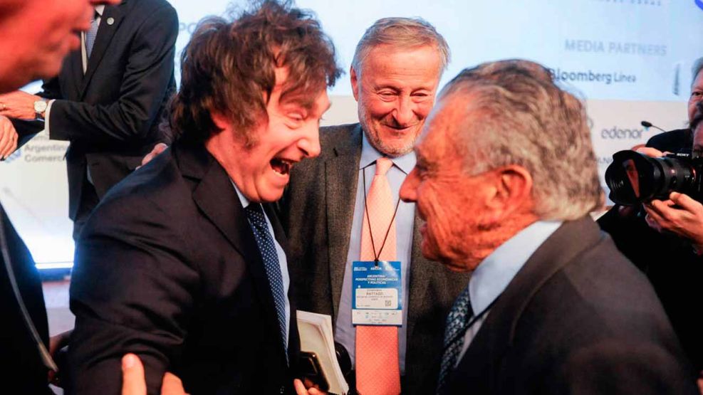 Empleado del mes: Milei extendió hasta 2049 la concesión de Aeropuertos 2000 a su ex jefe Eduardo Eurnekián