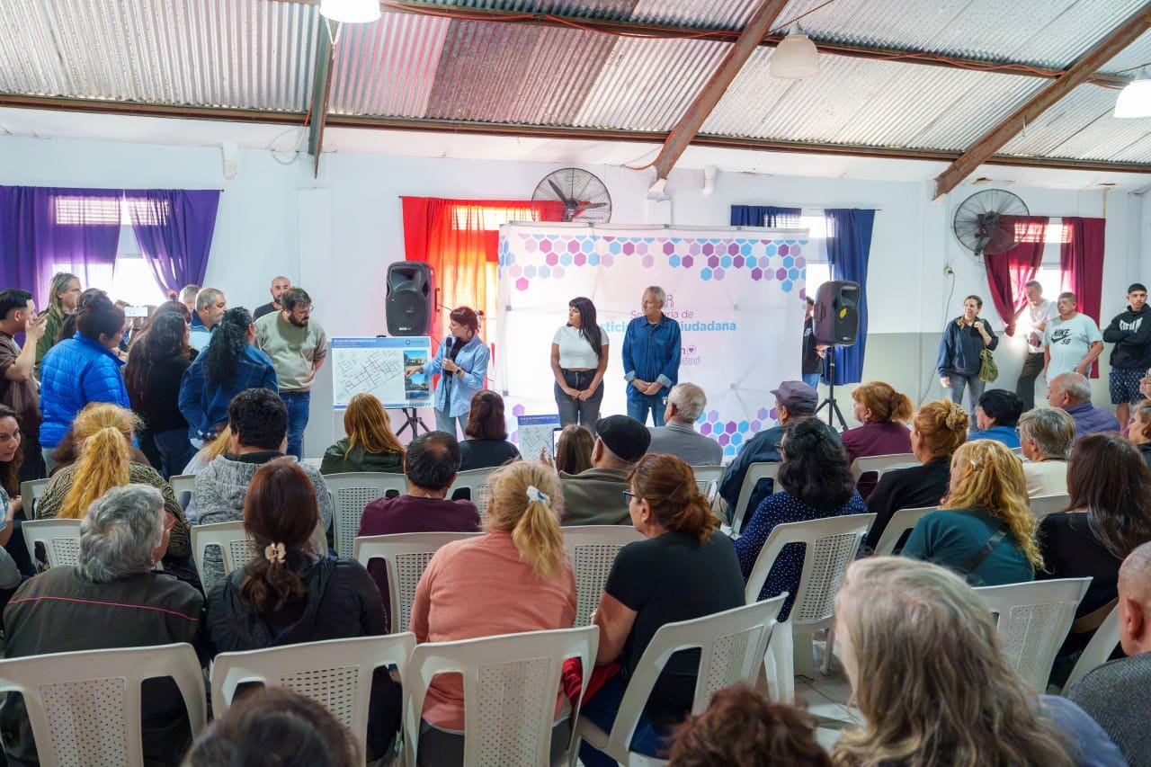El municipio quilmeño anunció la construcción de  54 nuevas cuadras de asfaltos para dos barrios de Ezpeleta