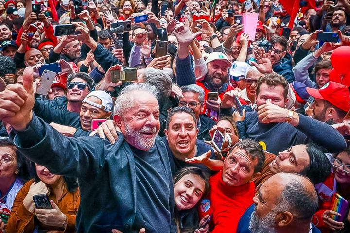 Lula avanza: Brasil redujo su jornada laboral de 44 a 40 horas semanales